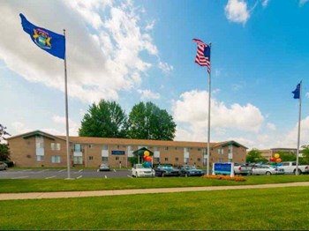 at Huntington Club Apartments, Warren, Michigan