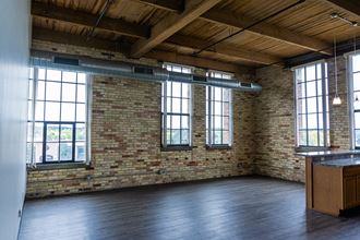 555 7th Street NW Studio-4 Beds Apartment, Student for Rent - Photo Gallery