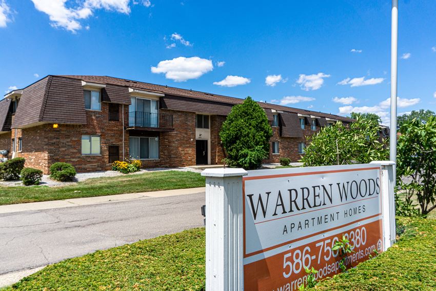 Building and Sign at Warren Woods Apartments in Warren, Michigan - Photo Gallery 1