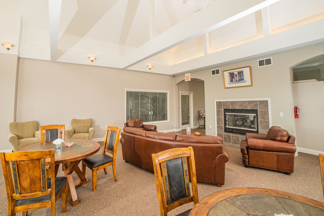Cambridge Club Apartments photo