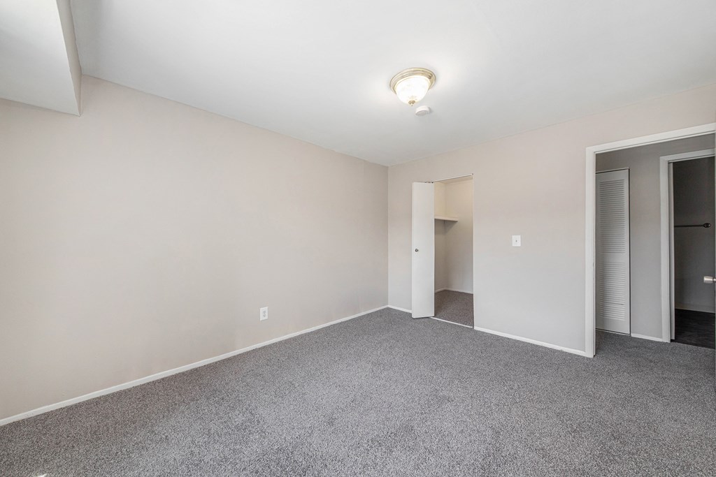 Bedroom, spacious bedroom