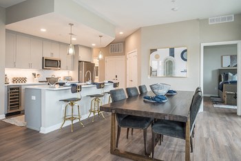 Kitchen and Dining Room - Photo Gallery 3