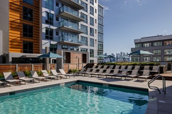 900 Avenue at Port Imperial Studio-2 Beds Apartment for Rent - Photo Gallery 13