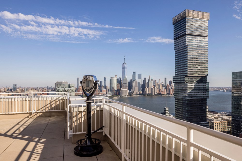 a view of the skyline from the observation deck of the trump tower
