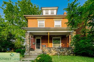 83 N Burgess Ave 3 Beds Apartment for Rent