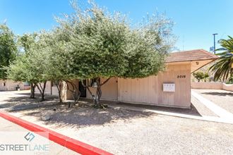 2016 W Cactus Rd, Unit B 2 Beds Apartment for Rent