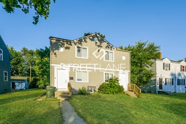 A charming 2 bedrooms and 1 bath home is NOW available for move-in!
