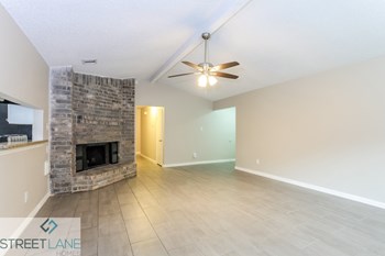 1810 Runaway Scrape Court 3 Beds House for Rent - Photo Gallery 2