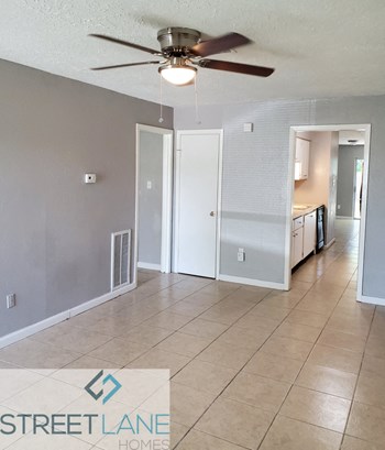 6824 W Fuqua Dr 2 Beds House for Rent - Photo Gallery 3