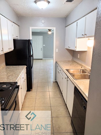 6824 W Fuqua Dr 2 Beds House for Rent - Photo Gallery 5