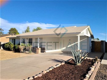 2463 E HOLMES Avenue 3 Beds House for Rent