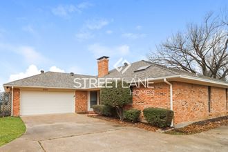 2511 PEACHTREE LN 3 Beds Apartment for Rent