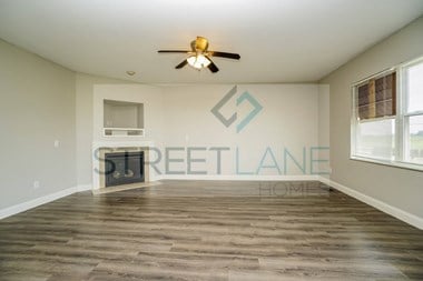 178 White Elm 4 Beds House for Rent - Photo Gallery 2