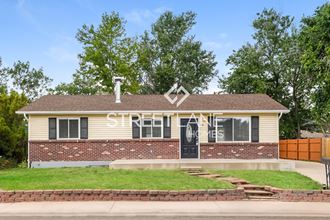 A charming home with 4 bedrooms and 2 baths in Denver is NOW available for move-in!