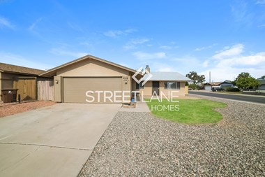 9118 W Cameron Dr 3 Beds Apartment for Rent