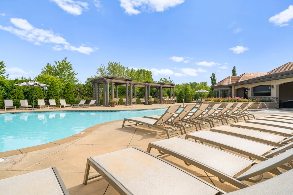 Resort Style Pool at Villa Milano near Overland Park Kansas
