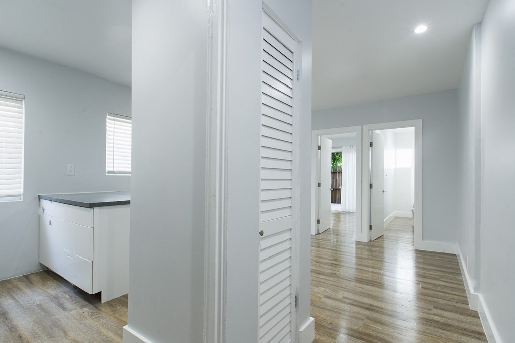 1 Bedrooms hall closet