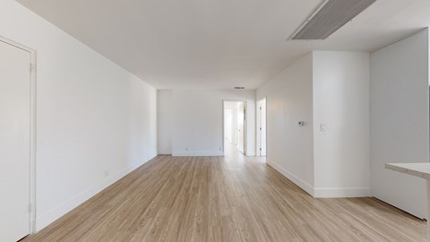 400 N Los Robles Ave