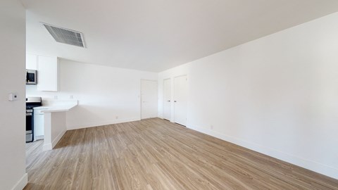 400 N Los Robles Ave