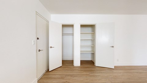 400 N Los Robles Ave