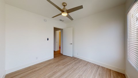 400 N Los Robles Ave