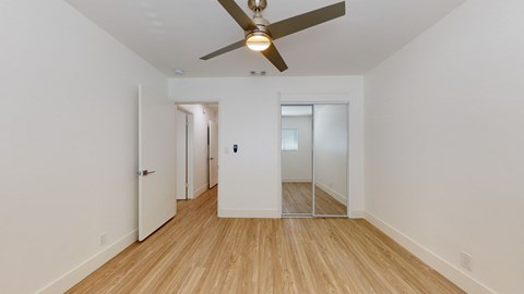 400 N Los Robles Ave