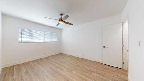 400 N Los Robles Ave