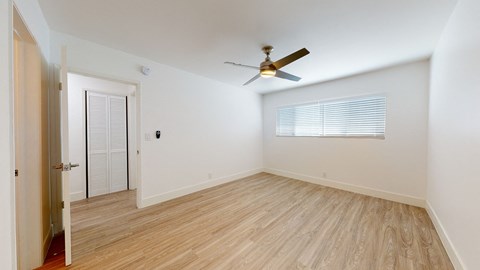 400 N Los Robles Ave