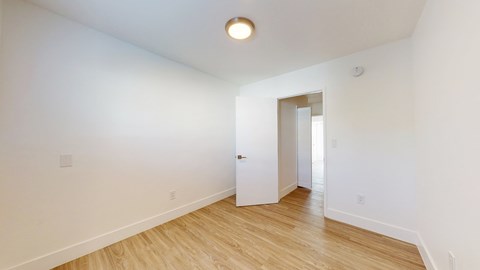 400 N Los Robles Ave