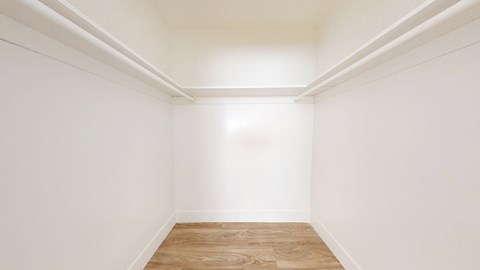 400 N Los Robles Ave