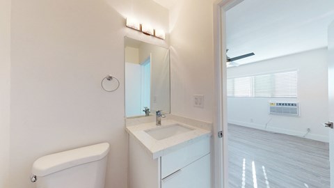 400 N Los Robles Ave