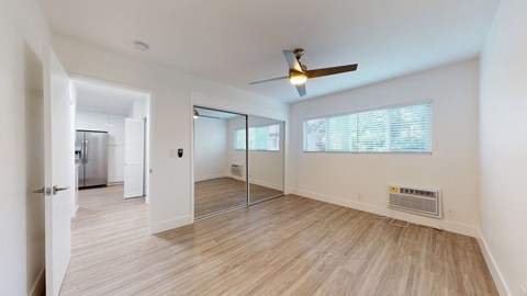 400 N Los Robles Ave