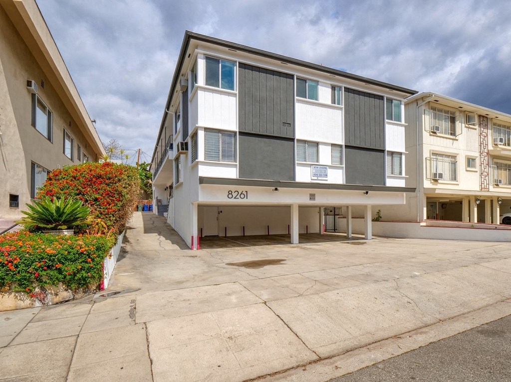 the building in which the apartment is located