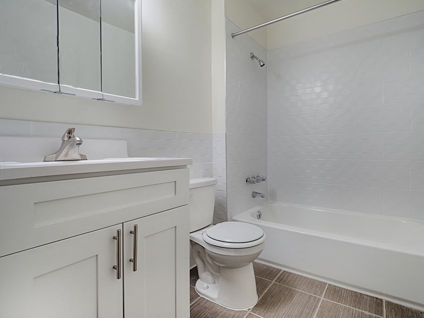 Atlantic Pointe Apartments, 165 Thousand Oaks Dr., Atlantic Highlands