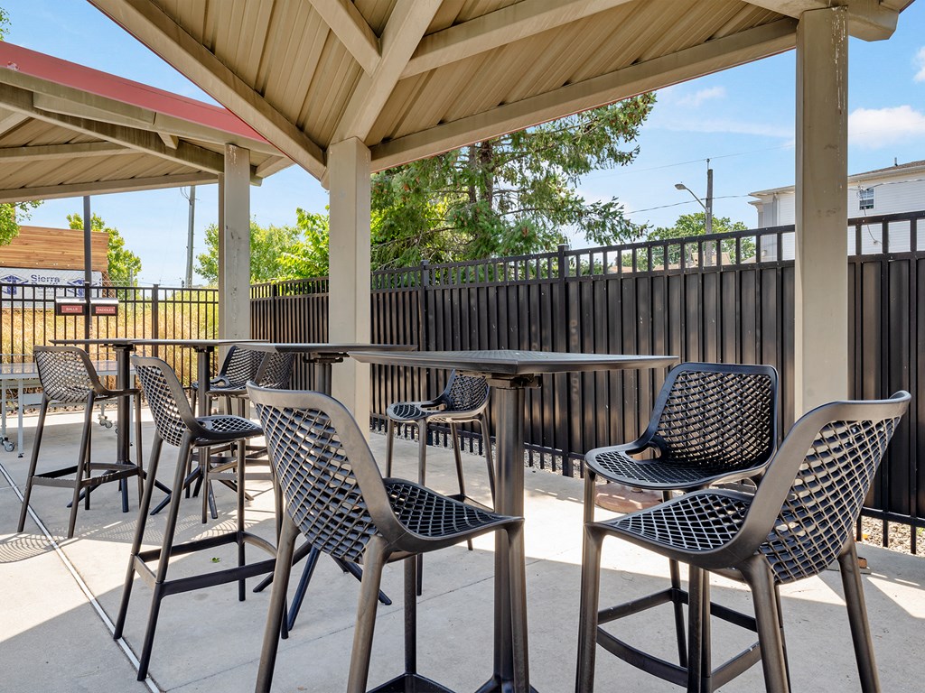 Bristol Station Apartments Pool Retreat