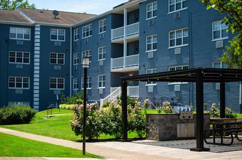 Chestnut Hill Villages Exterior, porches and patio