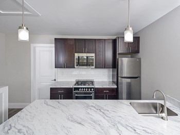 Burlington Pointe Apartment Studio Kitchen - Photo Gallery 2