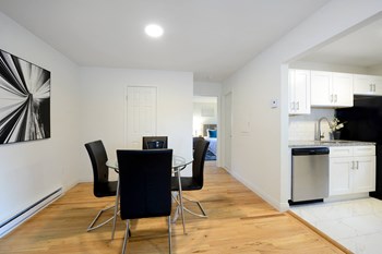Atlantic Pointe Apartment Dinette - Photo Gallery 5
