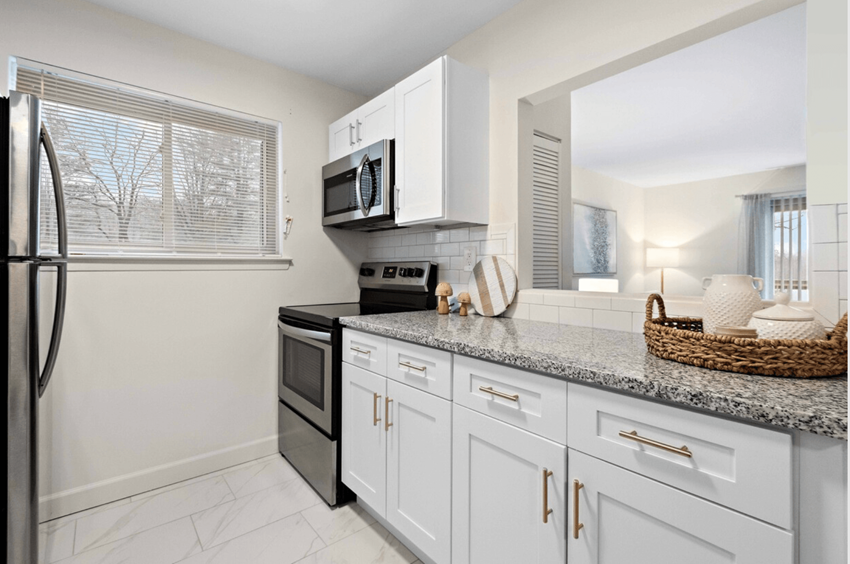 Atlantic Pointe Apartments, 165 Thousand Oaks Dr., Atlantic Highlands