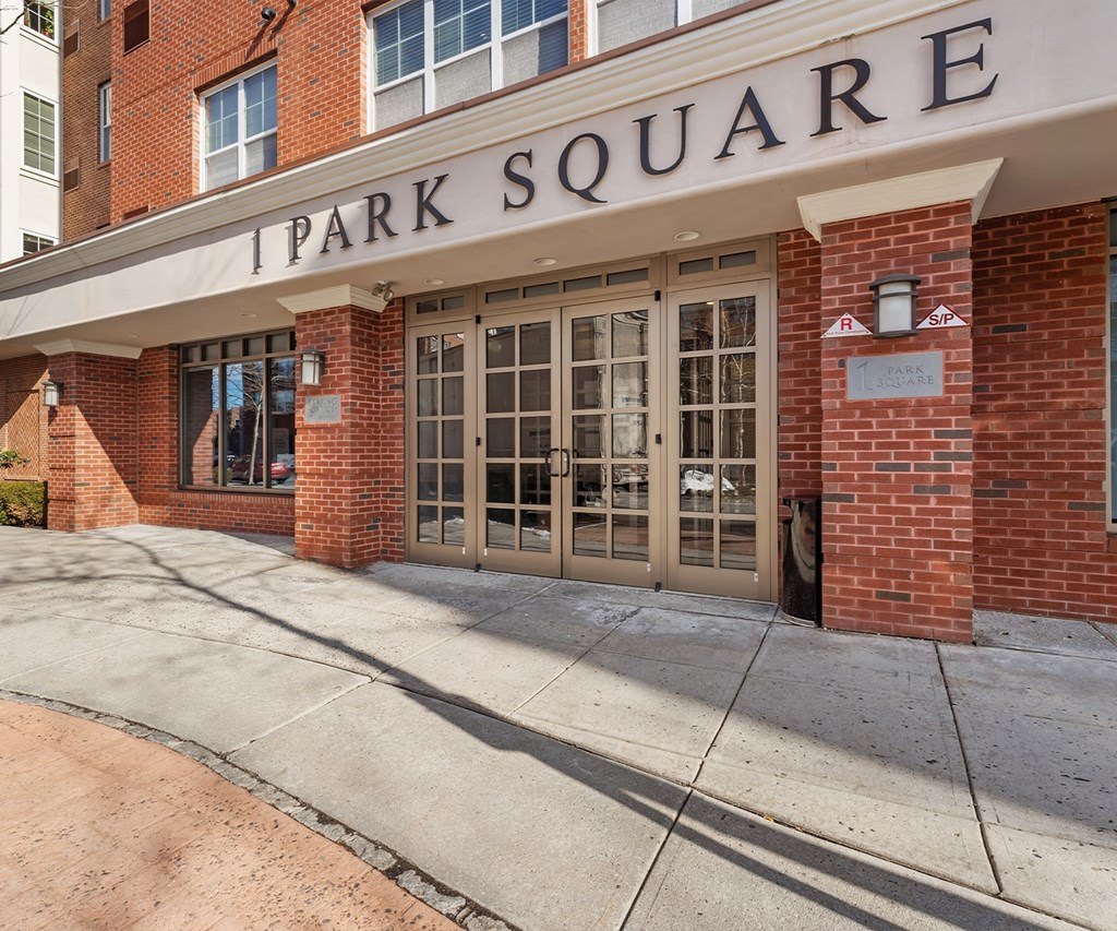 Entrance View at Park Square Apartments, New Jersey, 07065