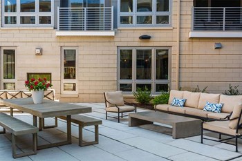 Quin Apartments Outdoors