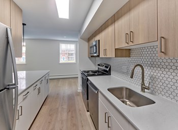Brand New Kitchens Brand New Apartments in Radnor Township School District - Photo Gallery 2