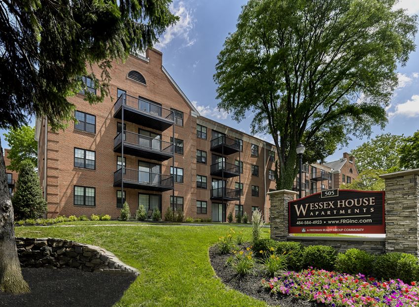 Wessex House Apartments Exterior Wessex House Apartments Exterior - Photo Gallery