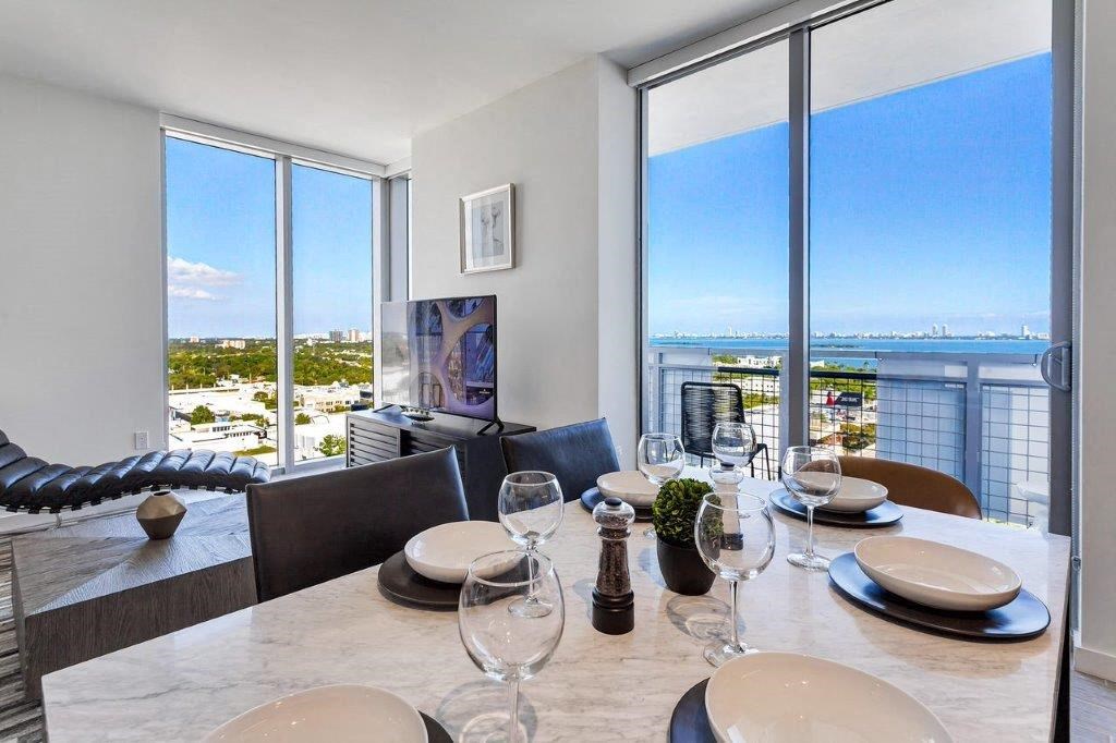 Eve at the District Club Lounge