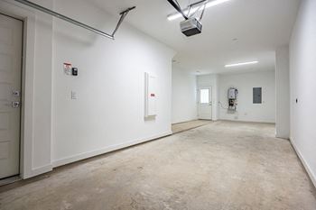 Houses With Attached Garage at Villae ATX Luxury Rental Townhomes, Manchaca