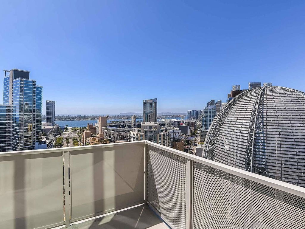 ocean views at K1 Apartments, San Diego, CA 92101