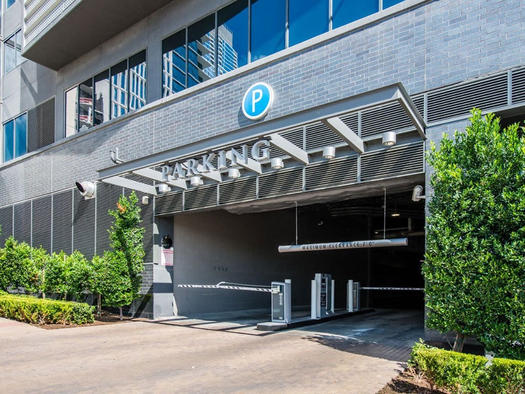 Covered Parking Available at Northshore Austin, Austin