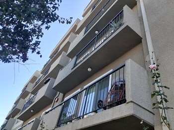2780 San Marino St 1-2 Beds Apartment for Rent - Photo Gallery 3