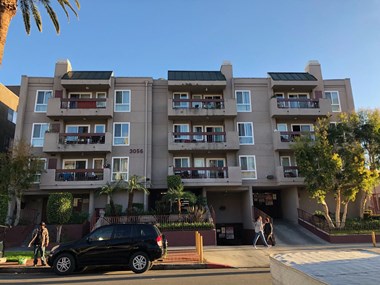 3056 Leeward Ave 1-2 Beds Apartment for Rent