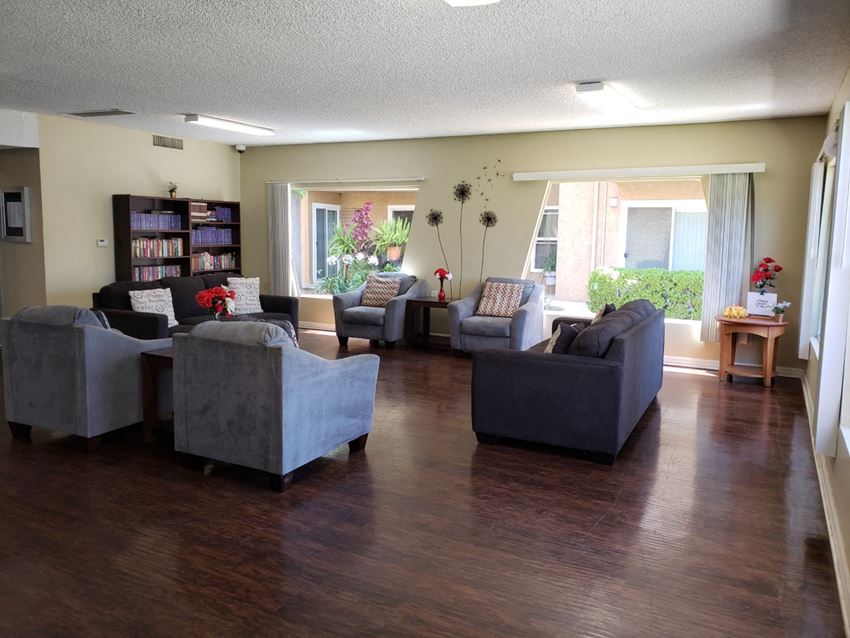 1560 Yosemite Dr Studio-1 Bed Apartment for Rent - Photo Gallery